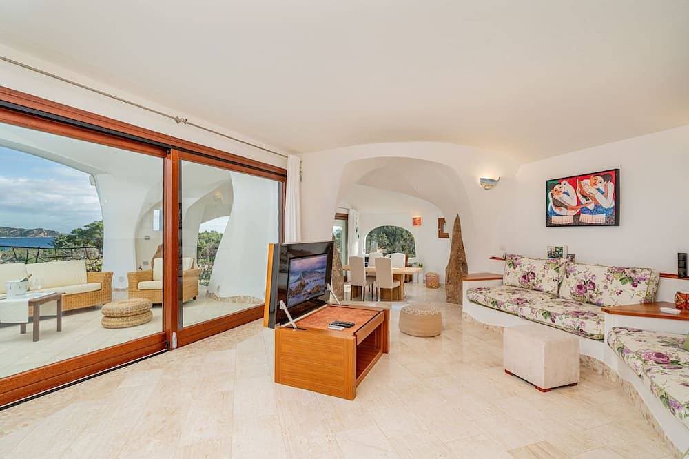 Foto 10 von 30: Villa Adele, sea view, pool, 700 meters from the beach