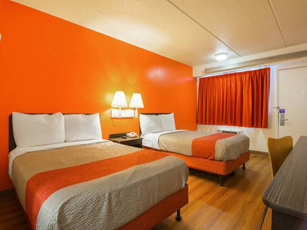 Foto 13 von 30: 2 Doppelbetten | Nichtraucherzimmer