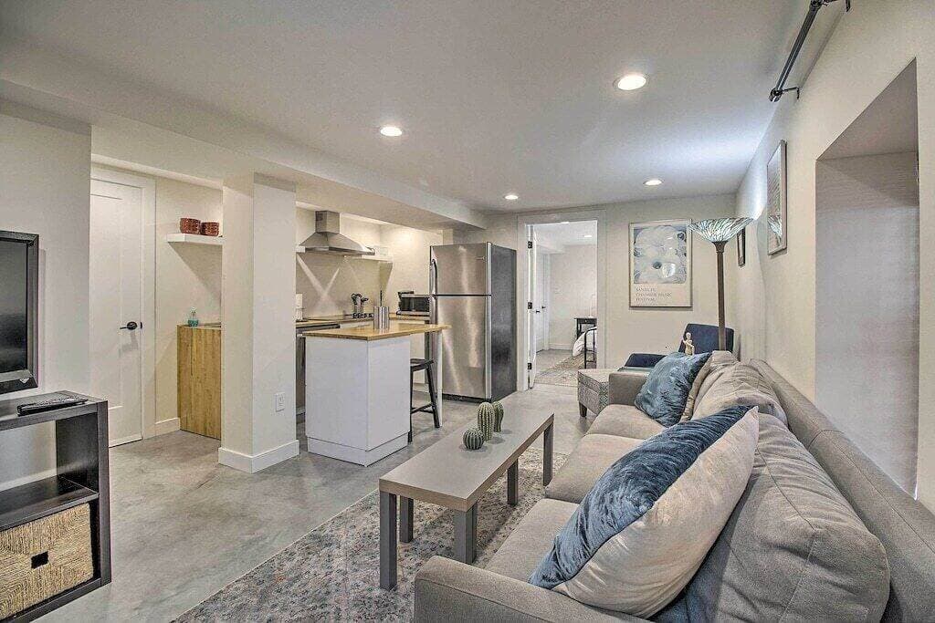 Foto 5 von 12: Contemporary Condo in Quiet Locale!