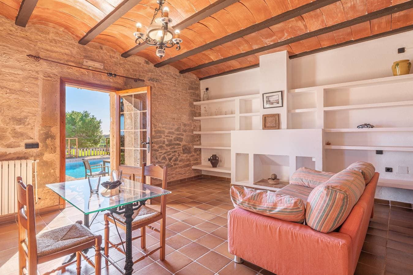 Foto 4 von 22: Ferienwohnung "Es Turo d'Eivissa" mit Pool, WLAN, Terrasse & Garten