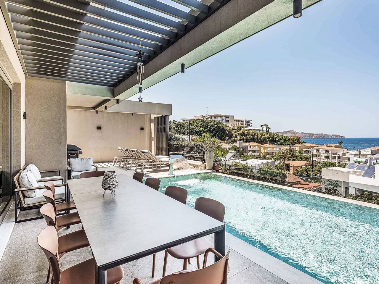 Foto 4 von 77: Lusol Seafront Villa II- Heated Pool,100 m See