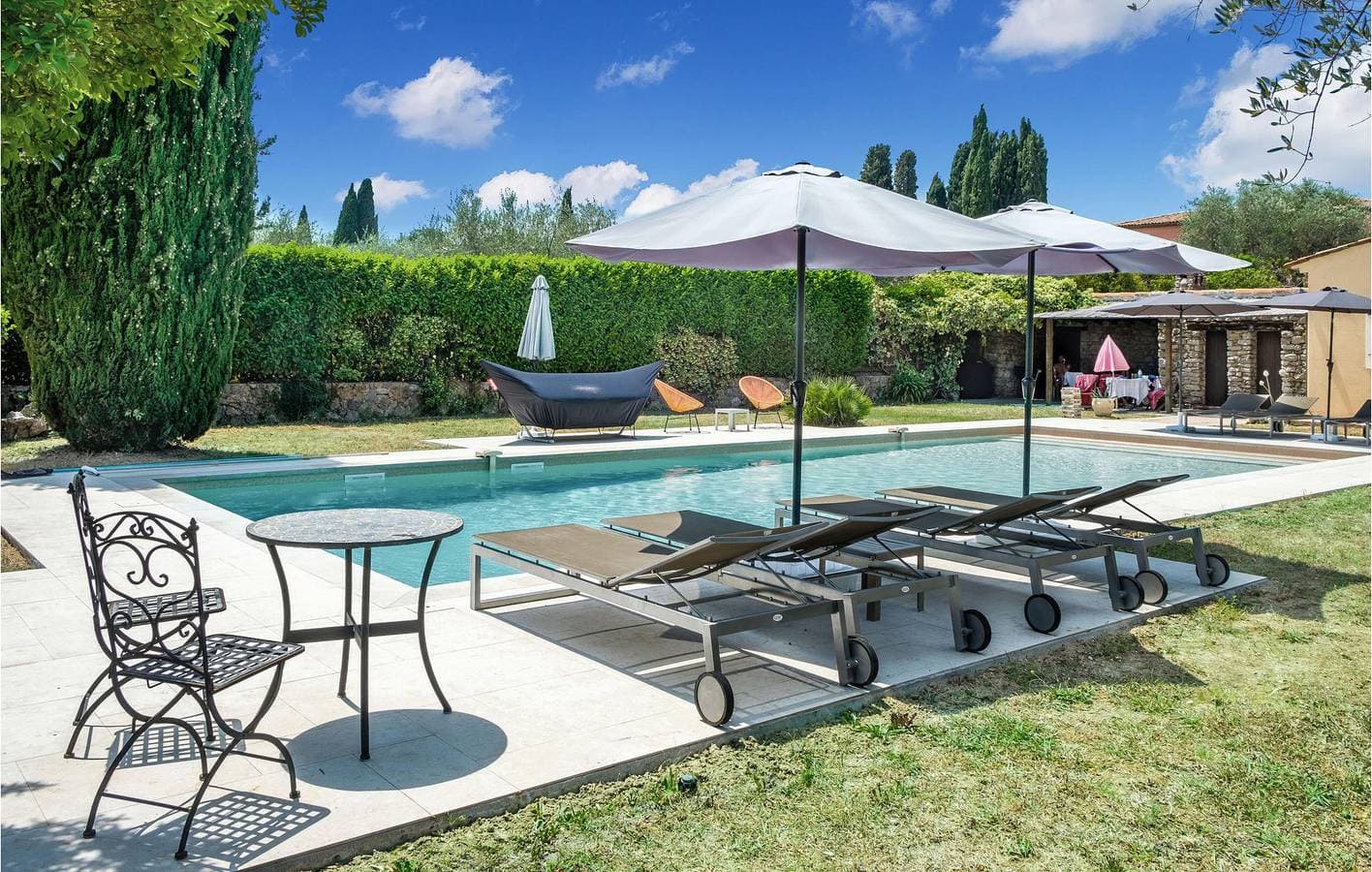 Foto 5 von 44: Stilvolle 180qm Wohnung mit Pool und Stadtblick, Saint-Cézaire-sur-Siagne