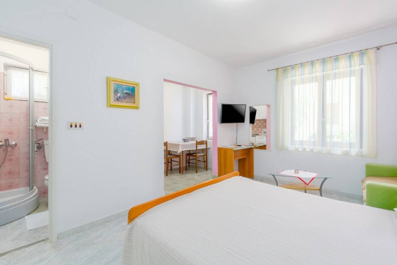 Foto 12 von 23: Studio Ferienwohnung mit Terrasse