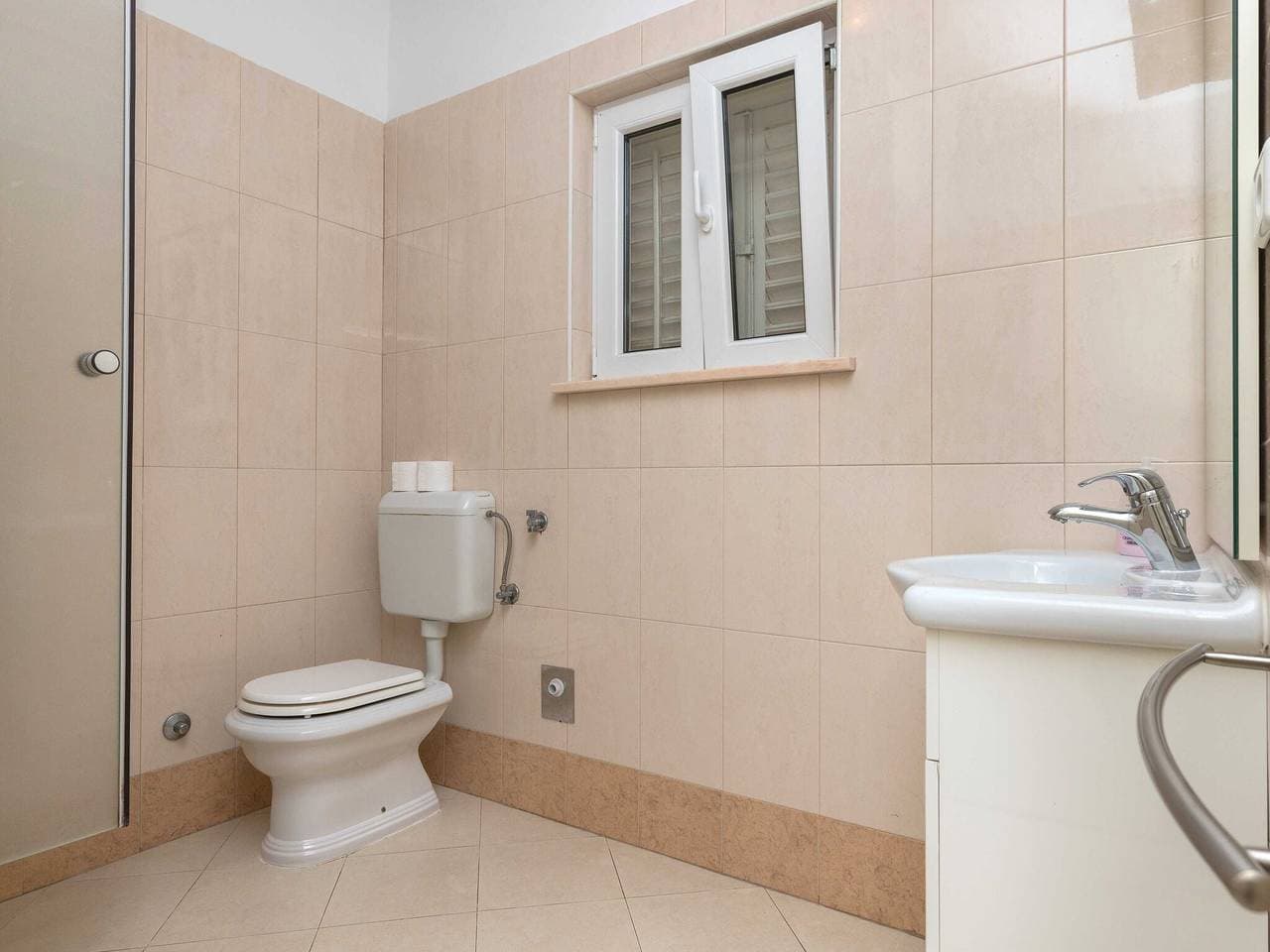 Foto 10 von 15: House Apartments Ariva - Studio Apartment with Balcony (3 Adults)  - A1