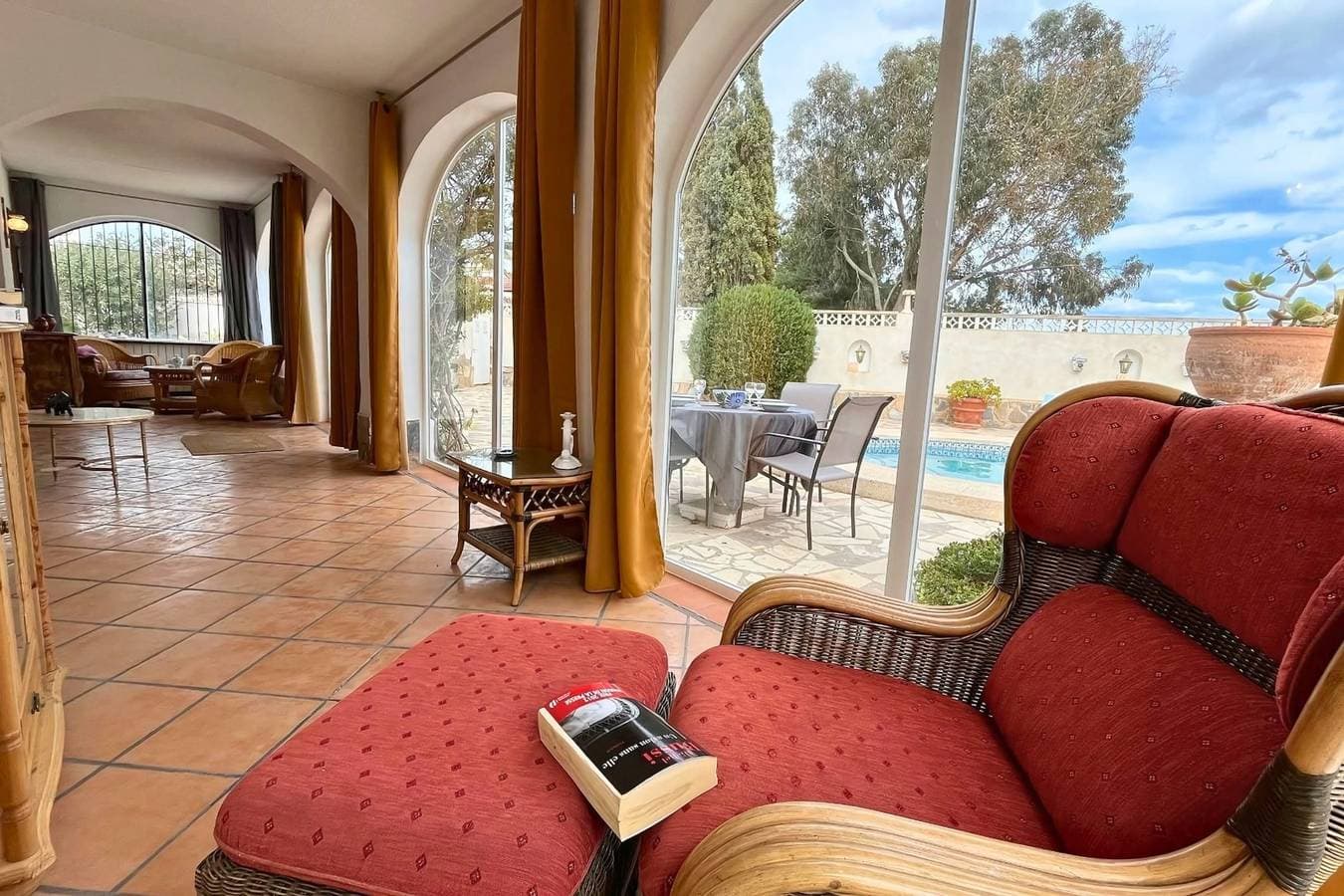 Foto 10 von 79: Villa für 6 Personen mit Terrasse