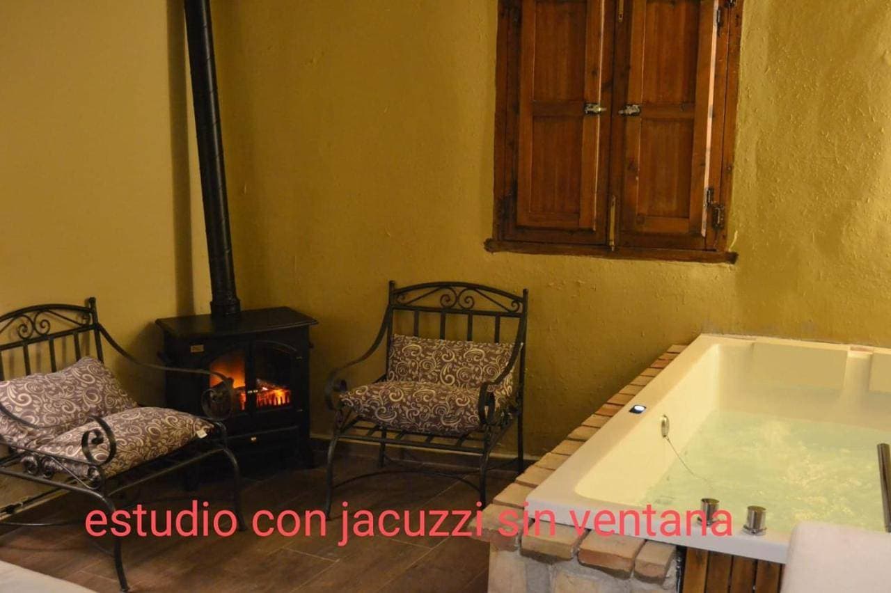 Foto 9 von 12: Studio with Spa Bath