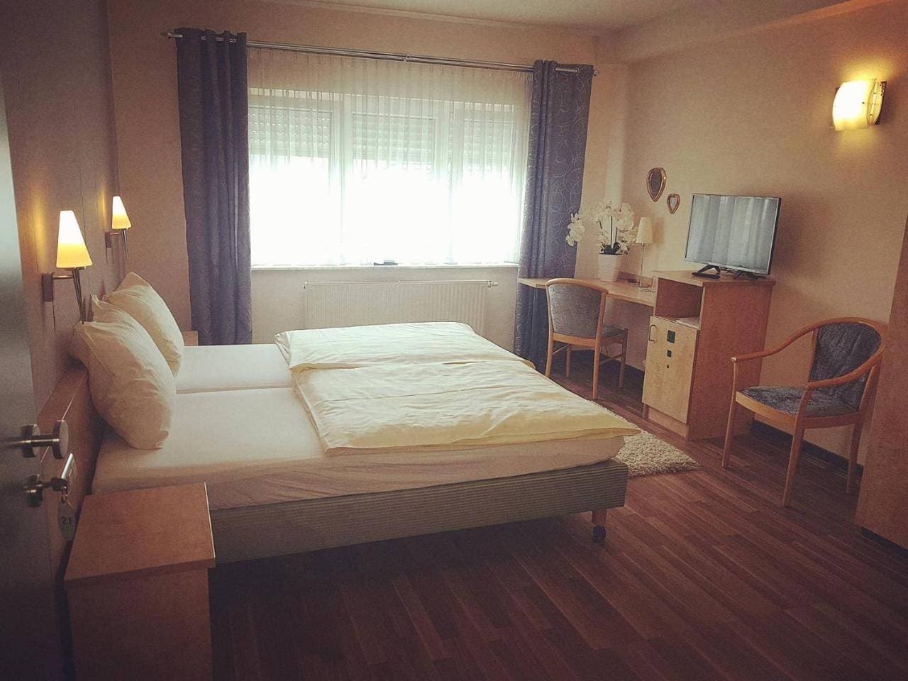 Foto 8 von 38: Double or Twin Room with View