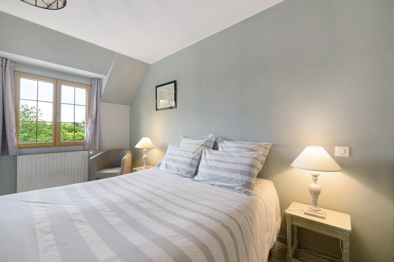 Foto 10 von 22: Bed & Breakfast 'Chambre Chausey' mit Gemeinschaftsterrasse, Garten & WLAN