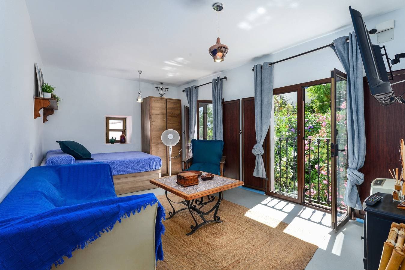 Foto 7 von 28: Einzimmerapartment 'La Casita De Casares' mit Meerblick, privater Terrasse und Balkon