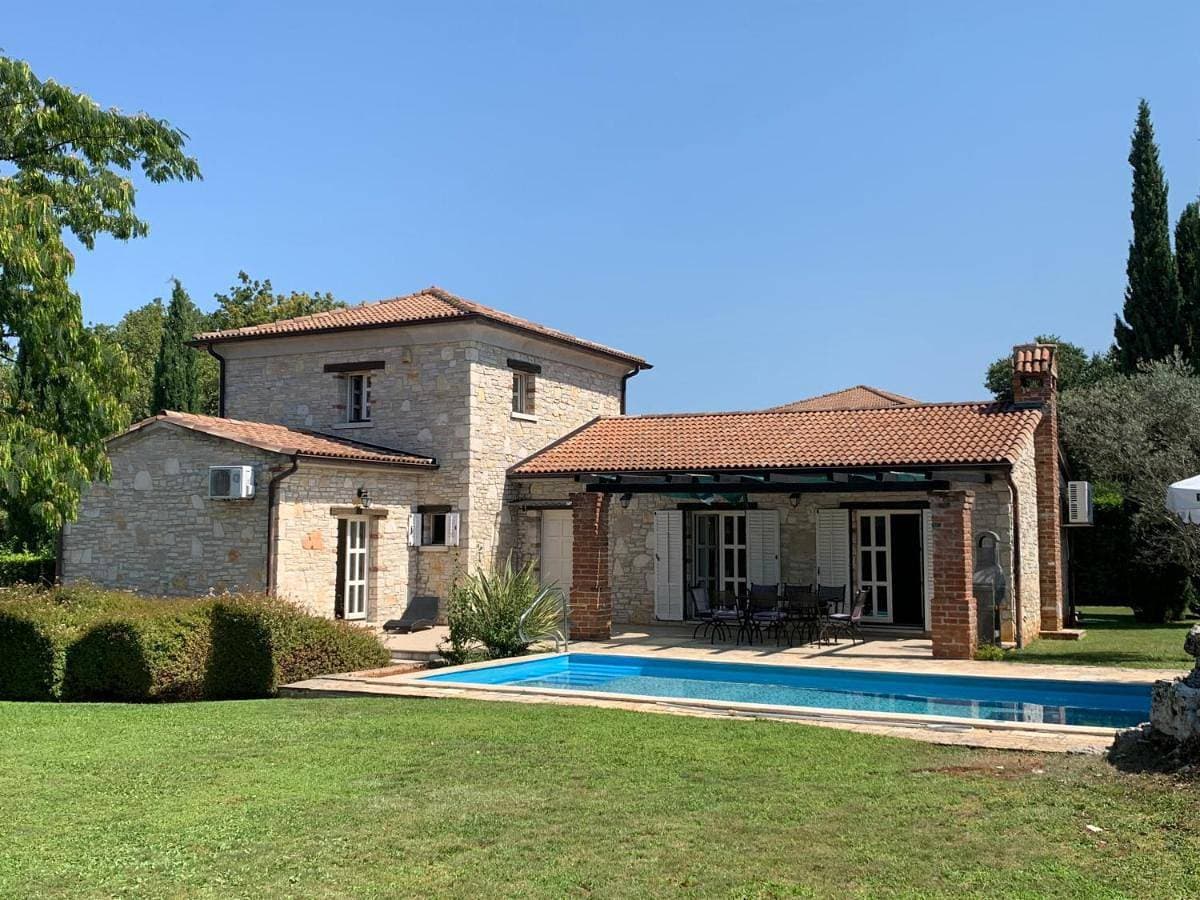 Foto 3 von 5: Villa