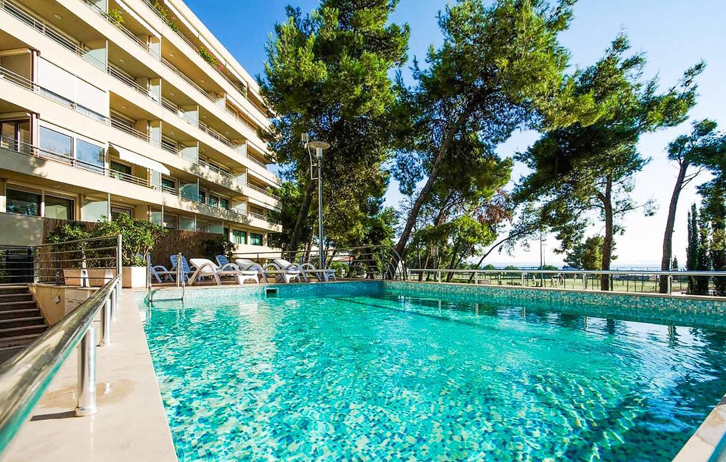Foto 2 von 19: Apartment mit Meerblick, Pool und Terrasse, 2 km vom Strand Strobec entfernt