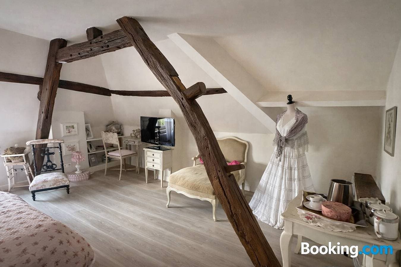 Foto 4 von 44: Gästezimmer 'English Roses' mit privatem Pool, Gemeinschaftsgarten und WLAN