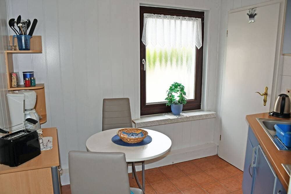 Foto 9 von 16: 02 Ferienwohnung mit Terrasse - Ferienwohnungen mit Terrasse im Ostseebad Sellin
