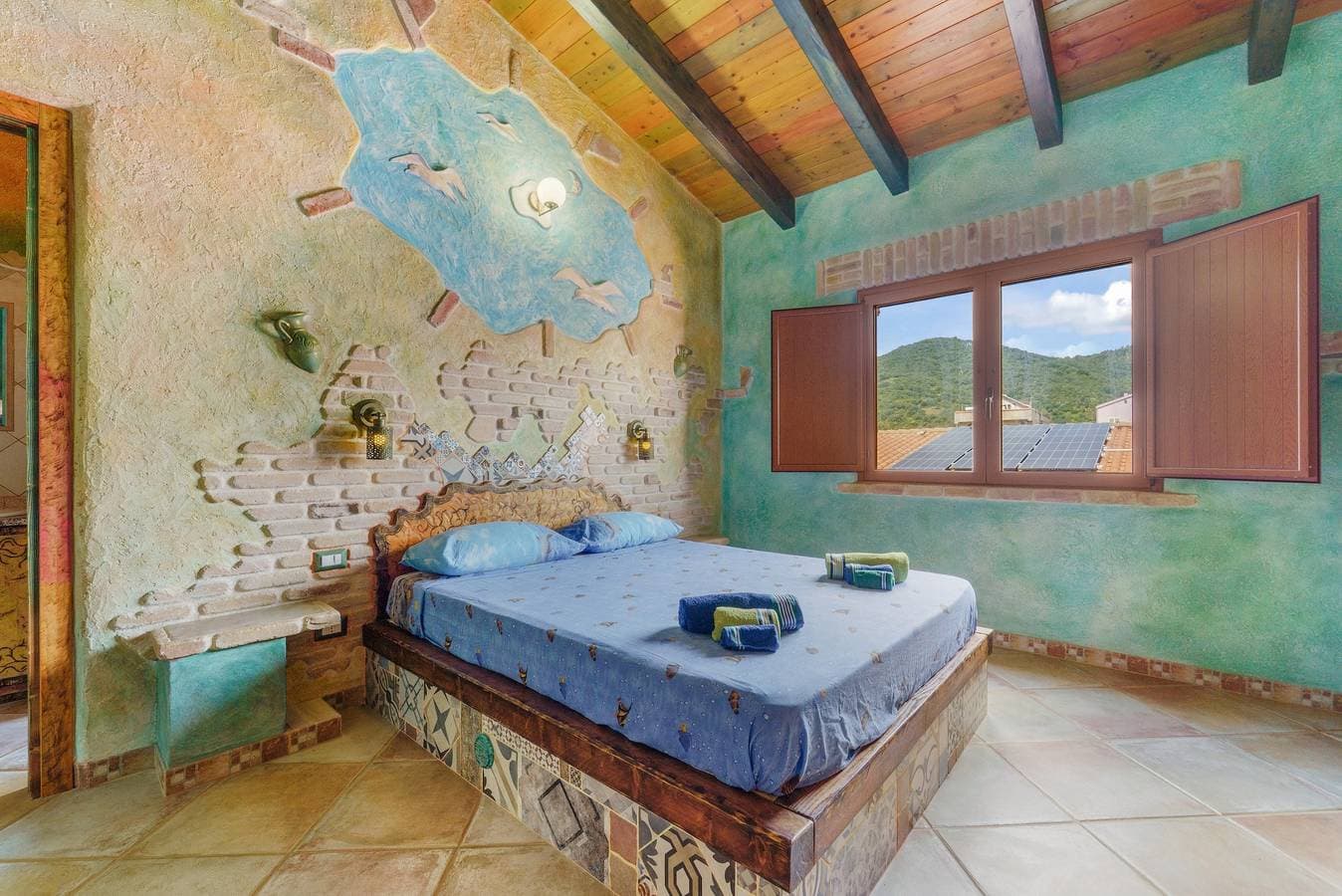 Casa Gaudi 1