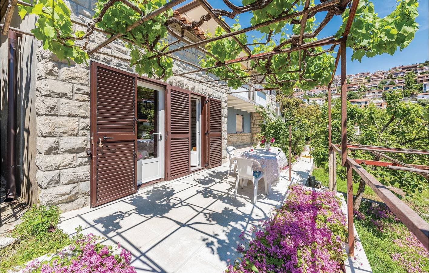 Foto 5 von 20: Wohnung im Erdgeschoss mit Meerblick, Terrasse und 100 m zum Strand