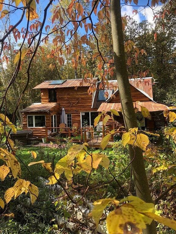 Foto 7 von 23: Romantische Blockhütte im Wald - Whirlpool unter den Sternen - 80 km vom Cn Tower