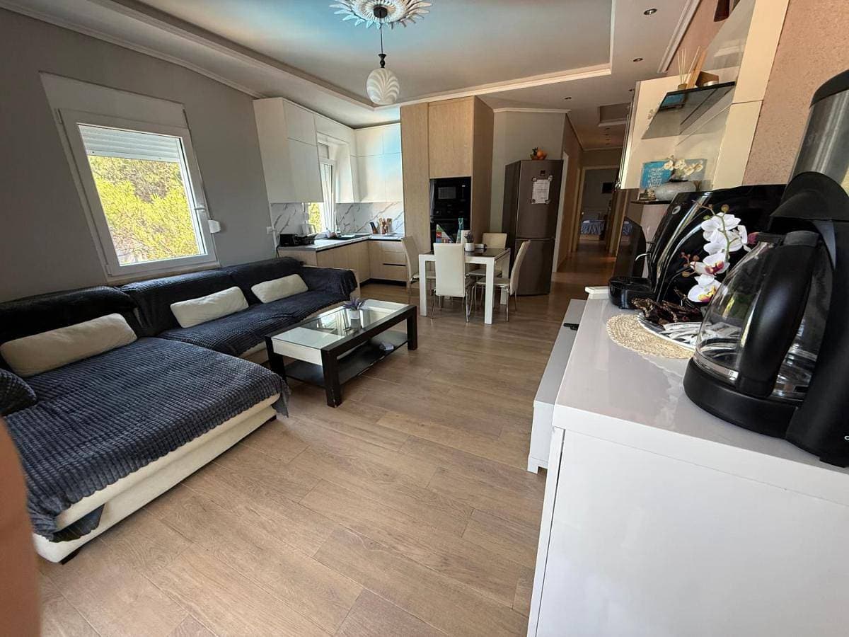 Foto 4 von 31: Three-Bedroom Apartment