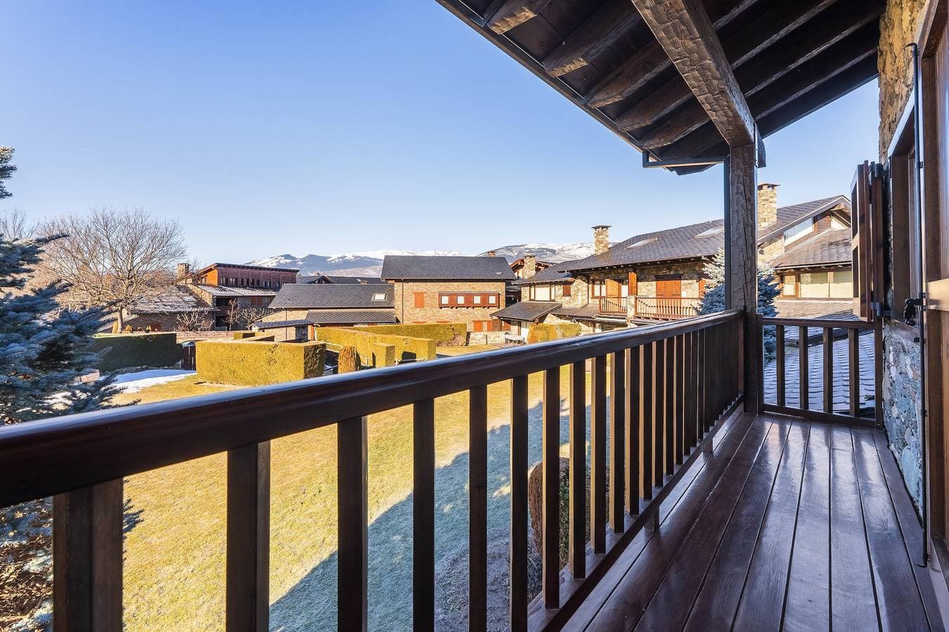 Foto 11 von 33: Ferienhaus "Casa Fontanals de Cerdanya" mit Bergblick, WLAN, Terrasse und Garten