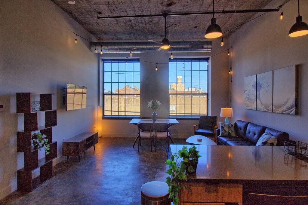 Foto 7 von 23: Chic Ultramodern Loft Suite w/ Designer Features