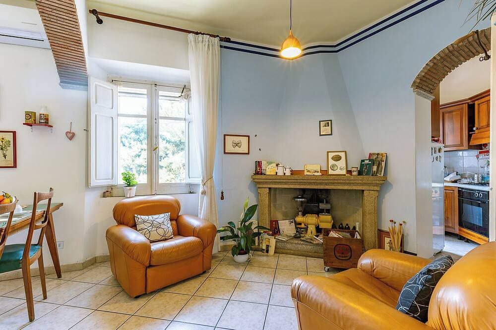Foto 5 von 30: Explorer's room, cozy B&B Art Studio with watercolor lessos