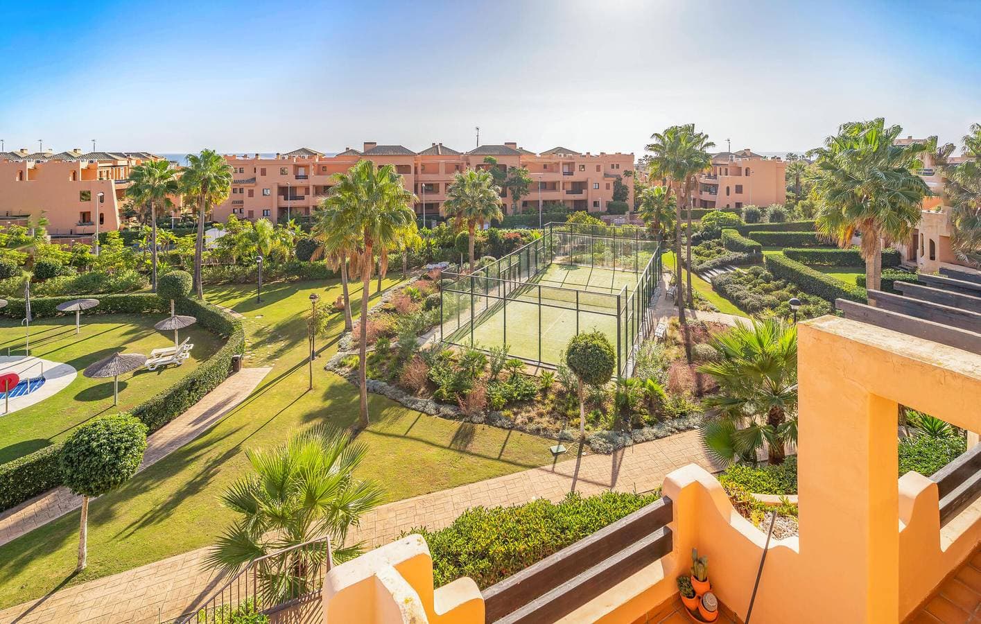 Foto 12 von 17: Apartment mit Meerblick, Pool, Terrasse und Parkplatz, 400m zum Strand