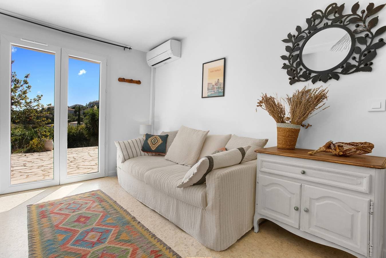 Rez de villa avec jardin vue mer 1