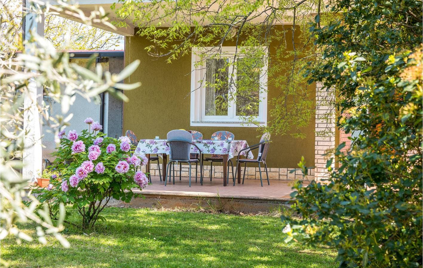 Foto 9 von 27: Gemütliche Ferienwohnung mit Terrasse, WLAN und Klimaanlage in der Nähe der Küste und des Stadtzentrums