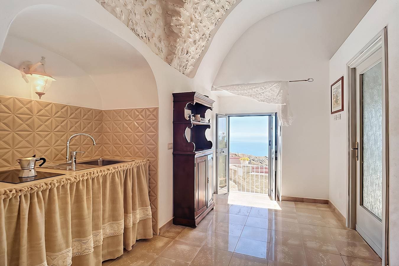 Foto 11 von 23: Studio „Al Torrione 1“ mit Meerblick und Klimaanlage