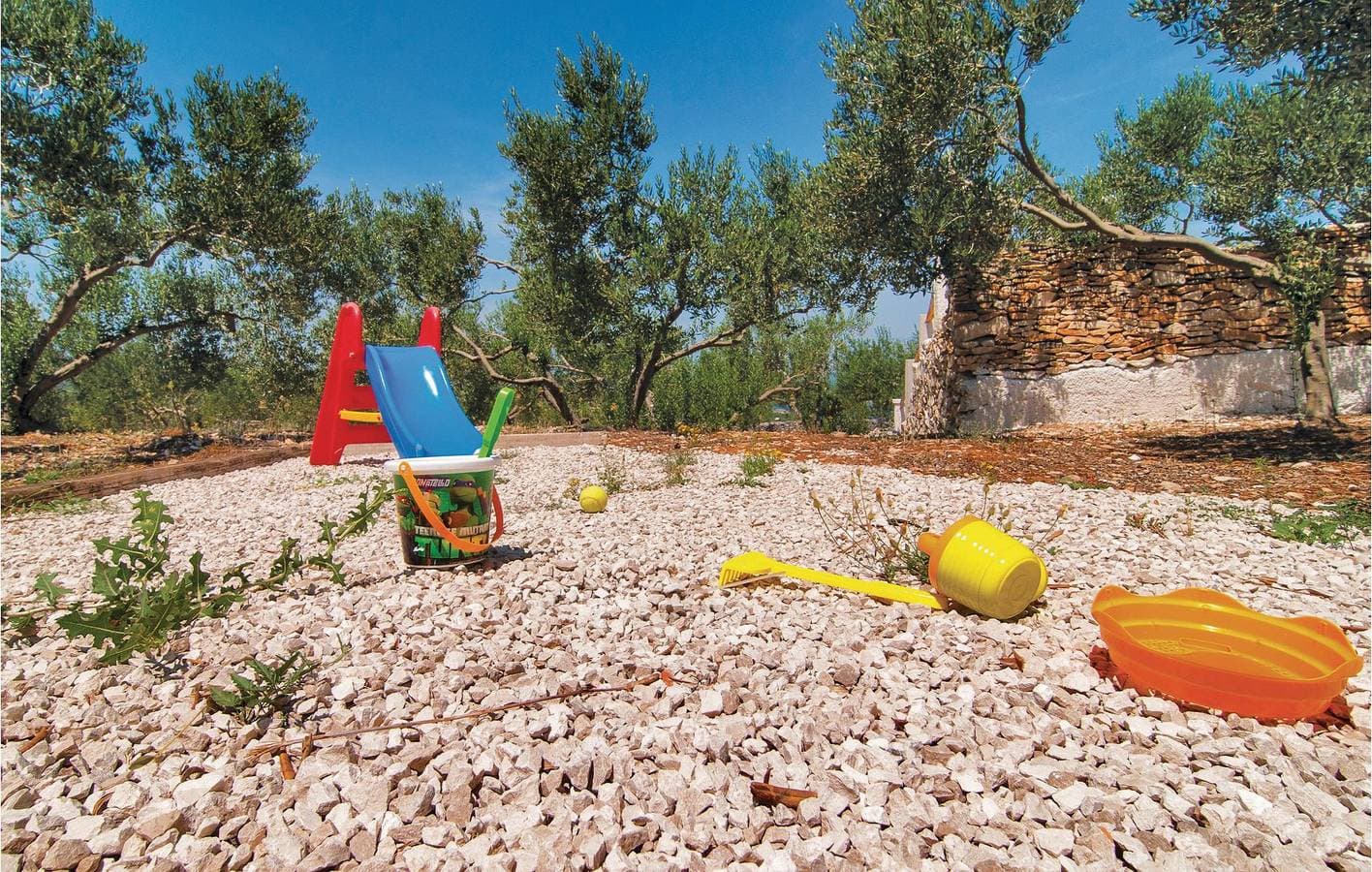 Foto 11 von 46: Charmante Unterkunft, 2 km vom Strand entfernt: 1-Zimmer-Wohnung mit Pool, WLAN und Parkplatz