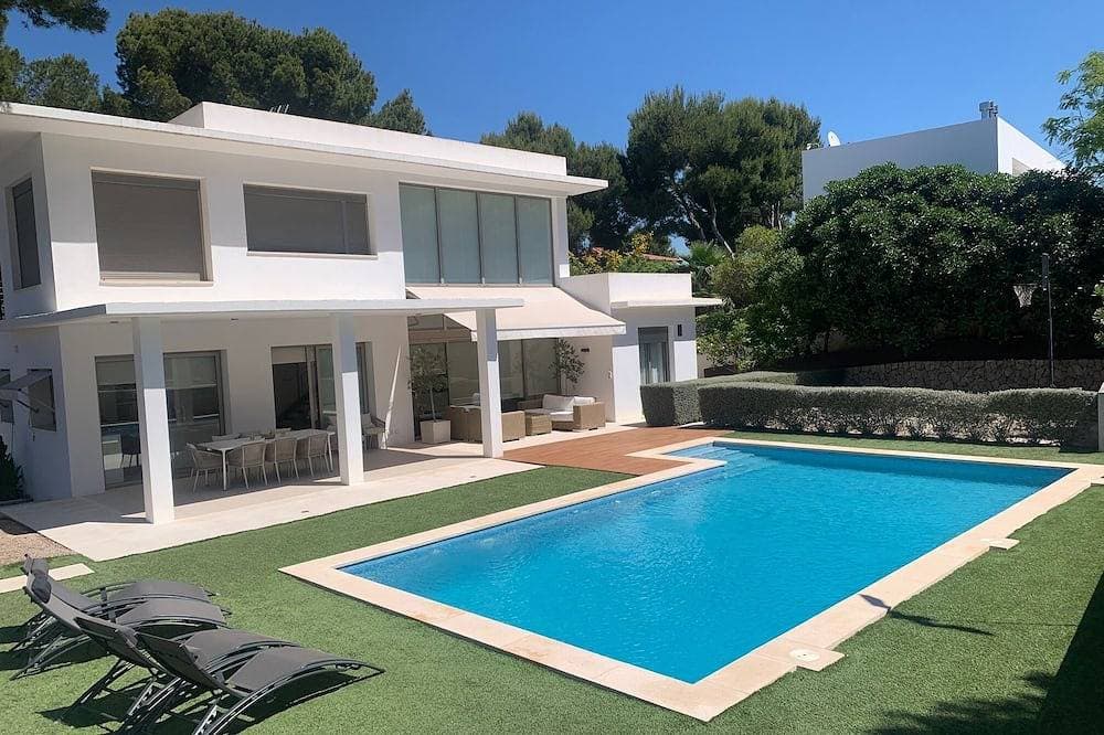 Moderne Villa mit Pool und schläft 8 1