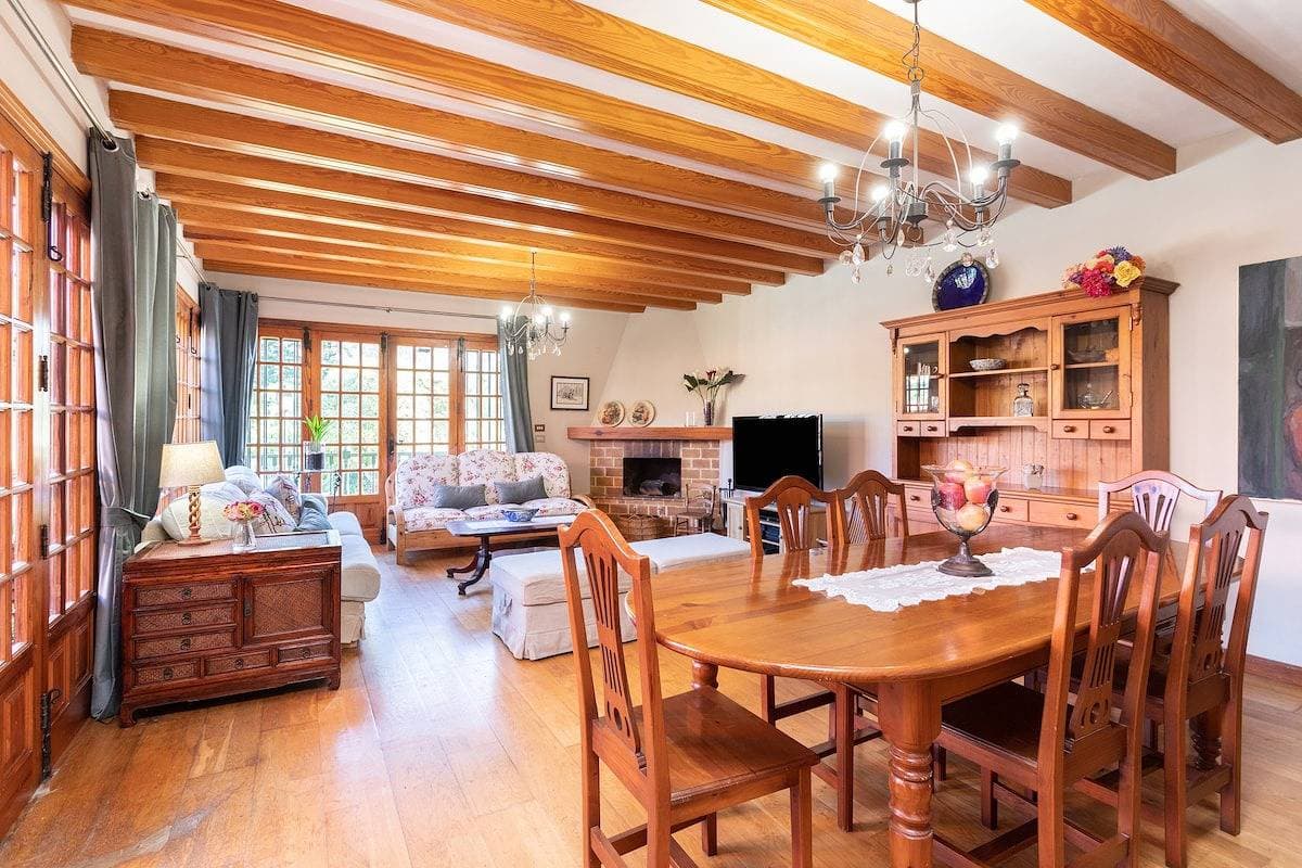 Foto 2 von 54: Villa für 10 Personen mit Garten