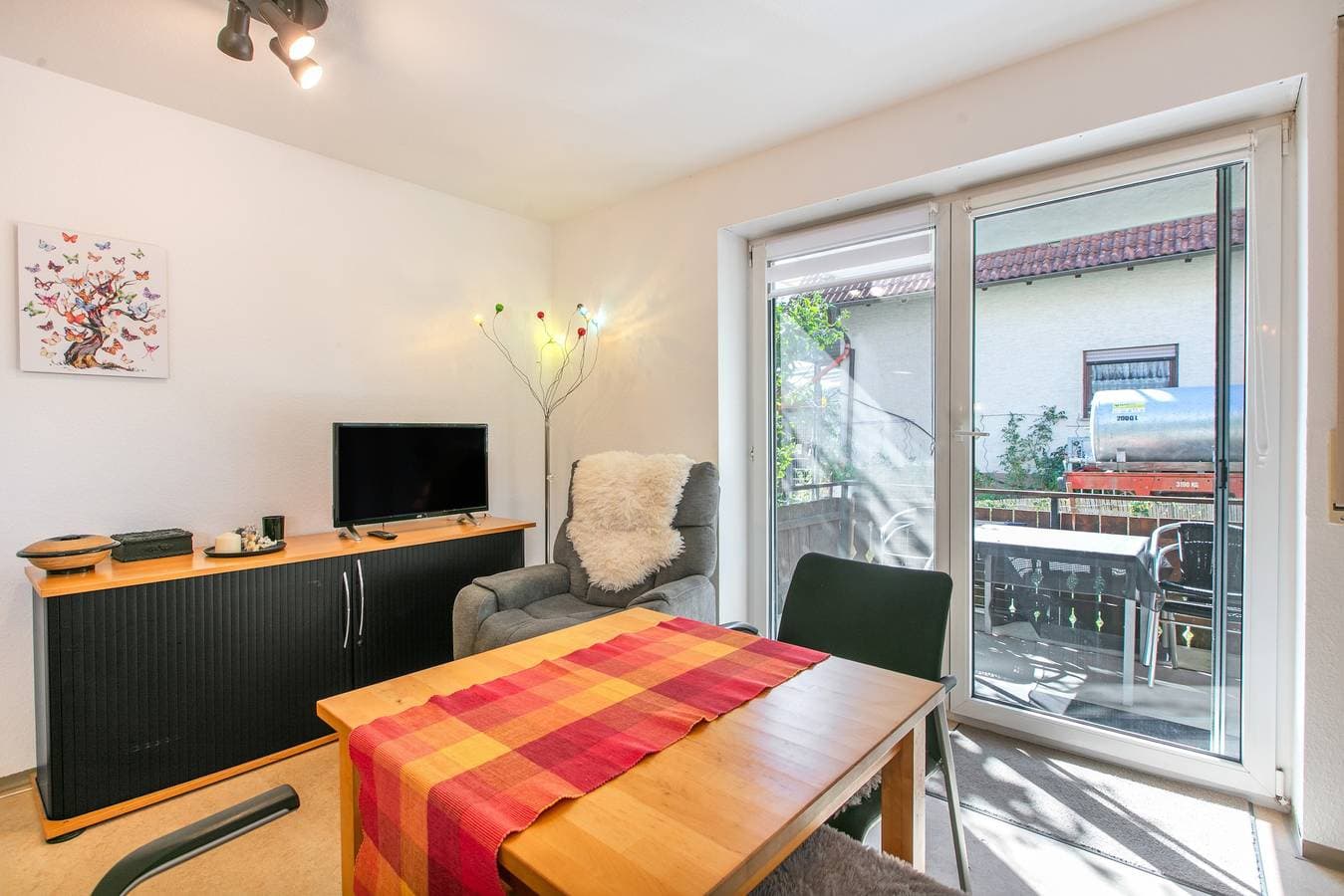 Foto 2 von 21: 2-Zimmer-Wohnung im Grünen bei Rheinfelden-Adelhausen, Terrasse & Garten