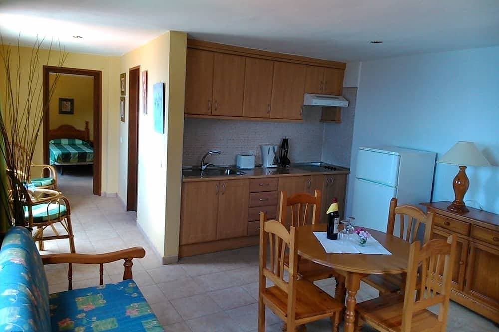Foto 11 von 14: Ruhig gelegenes Appartment mit grosser Fensterfront, Blick nach Teneriffa