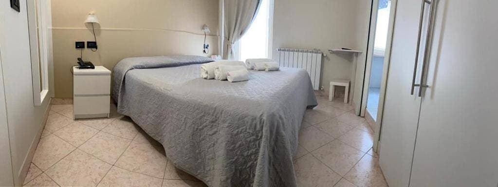 Foto 10 von 14: Double Room with Private Bathroom