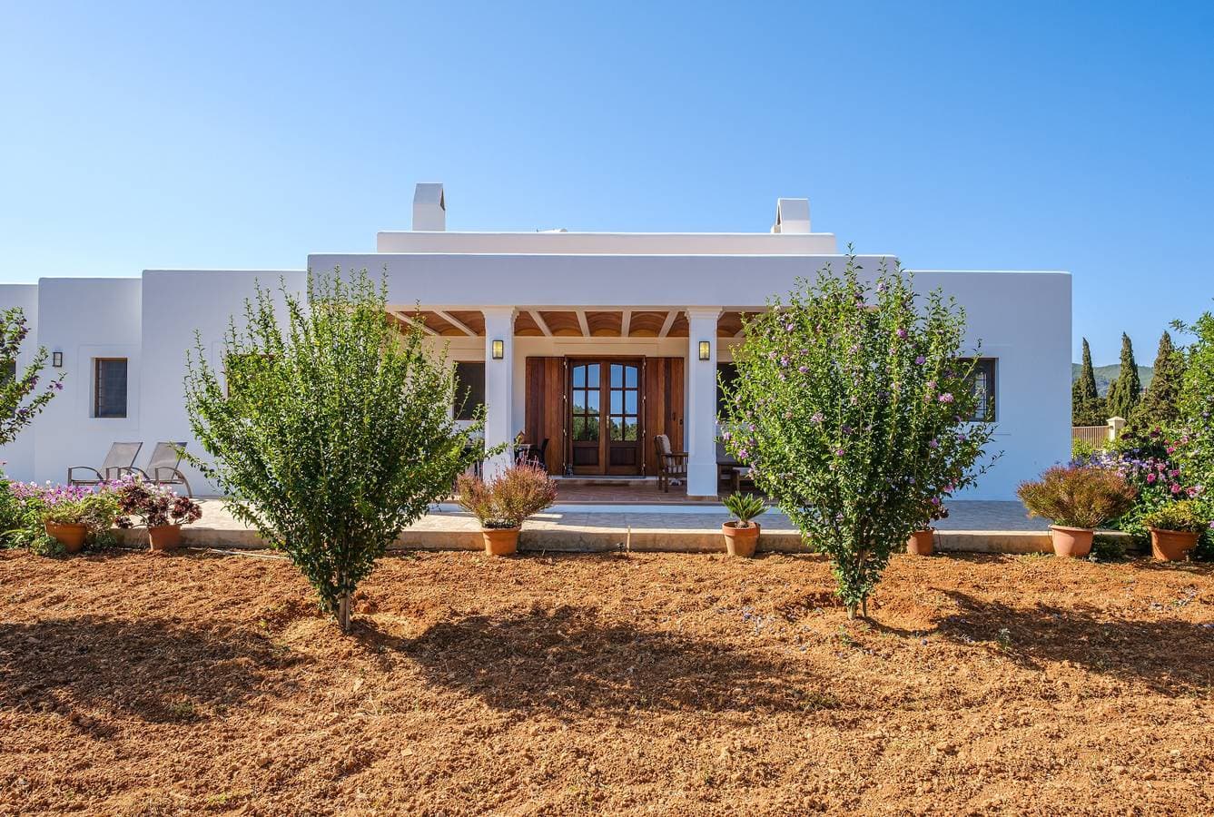 Foto 2 von 25: Ibizenkische Finca mit Veranda, Gemüsegarten, Sonnenterrasse und WLAN