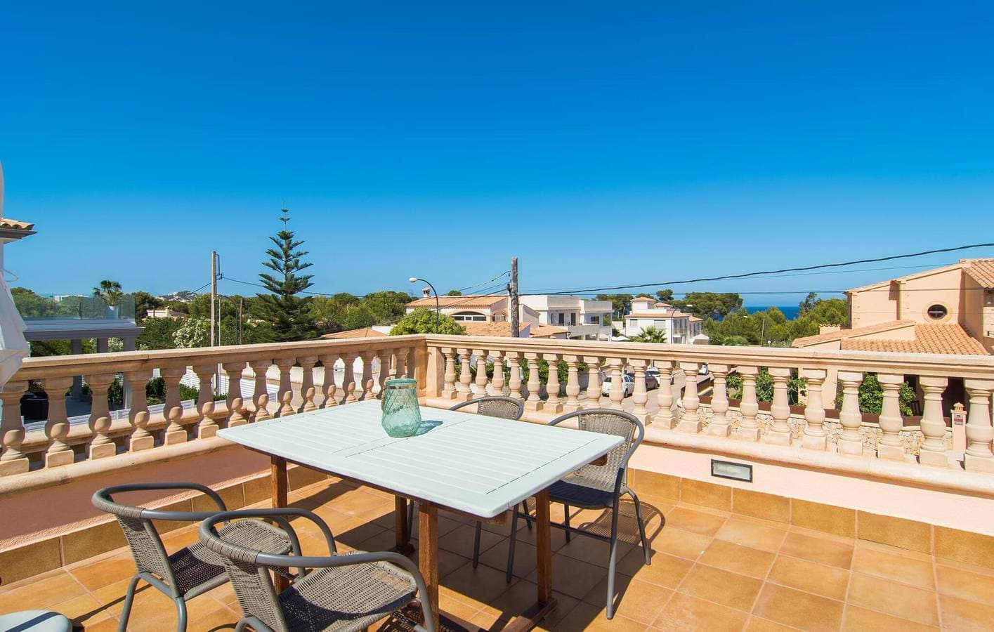 Foto 10 von 41: Ruhige Wohnung mit Meerblick, Pool und Grill