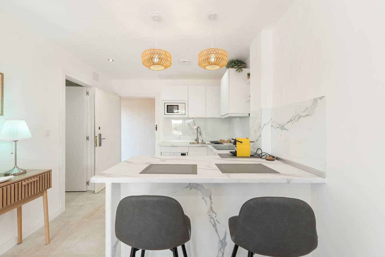 Foto 5 von 36: Apartment 'En Elviria' mit Gemeinschaftspool, WLAN und Klimaanlage