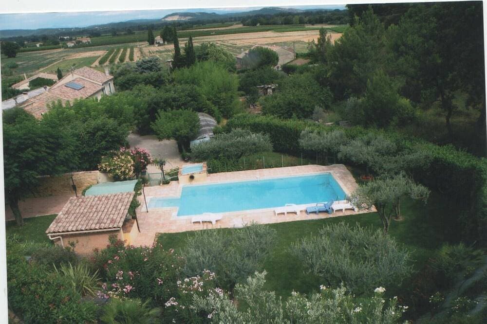 Small Provencal house independent from the Mas 1