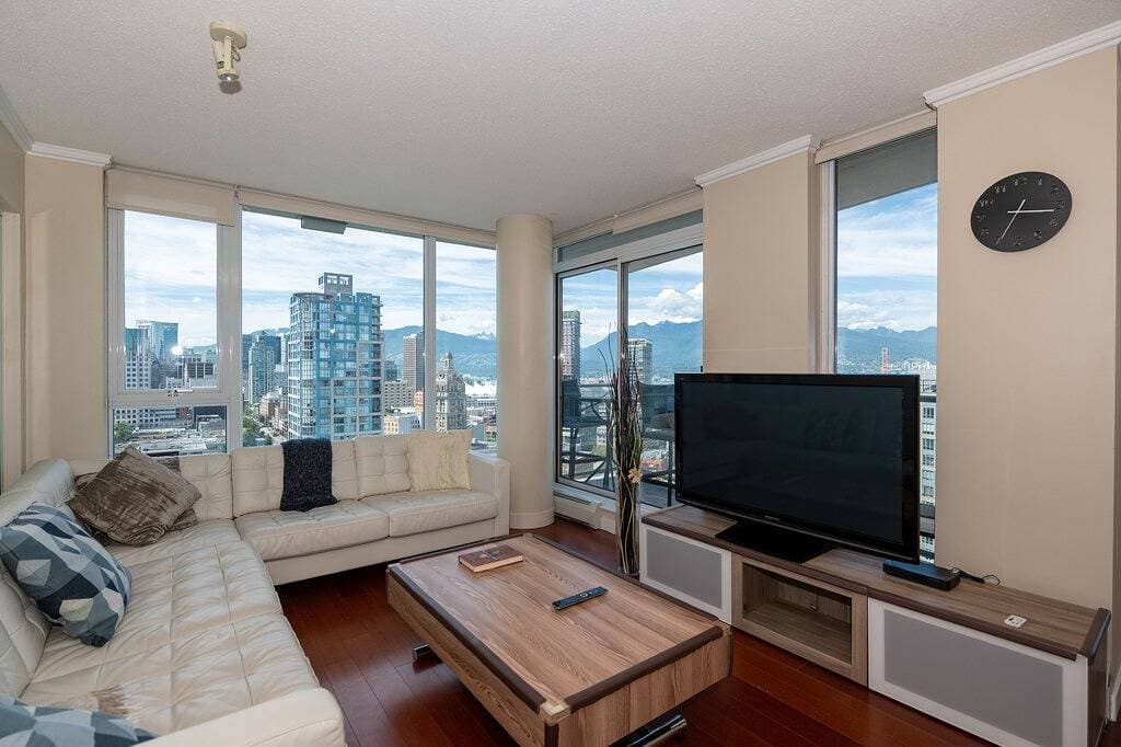 Foto 7 von 33: Vancouver condo: surreal water/mountain/harbor views 2Beds/2Ba