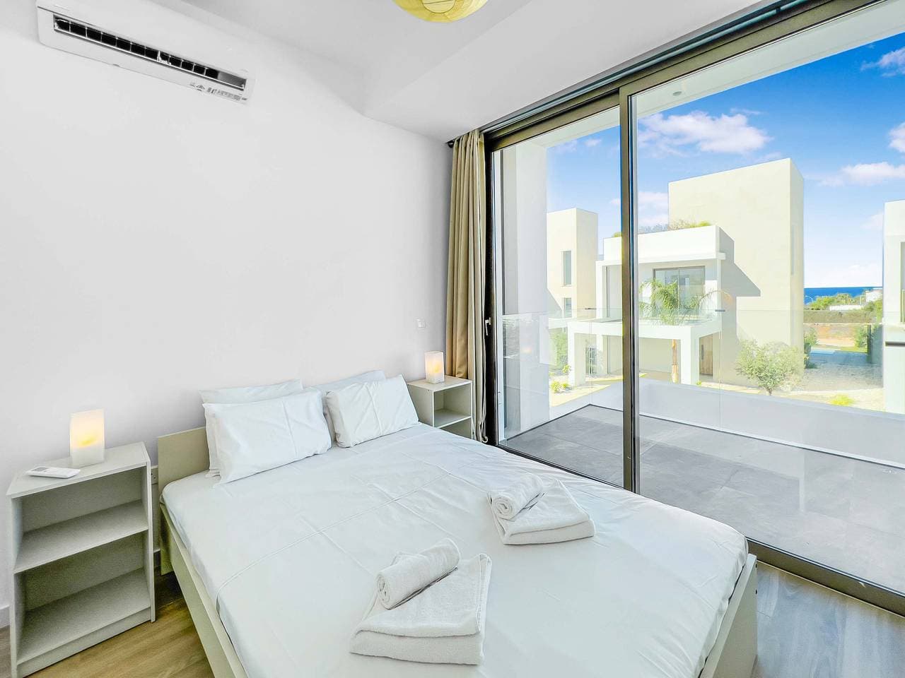 Foto 13 von 18: Azure Seaview - Garnet Villa
