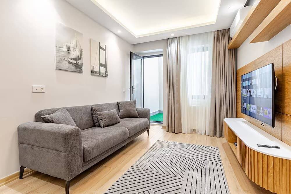 New Family Flat near Cevahir Mall, Şişli 1