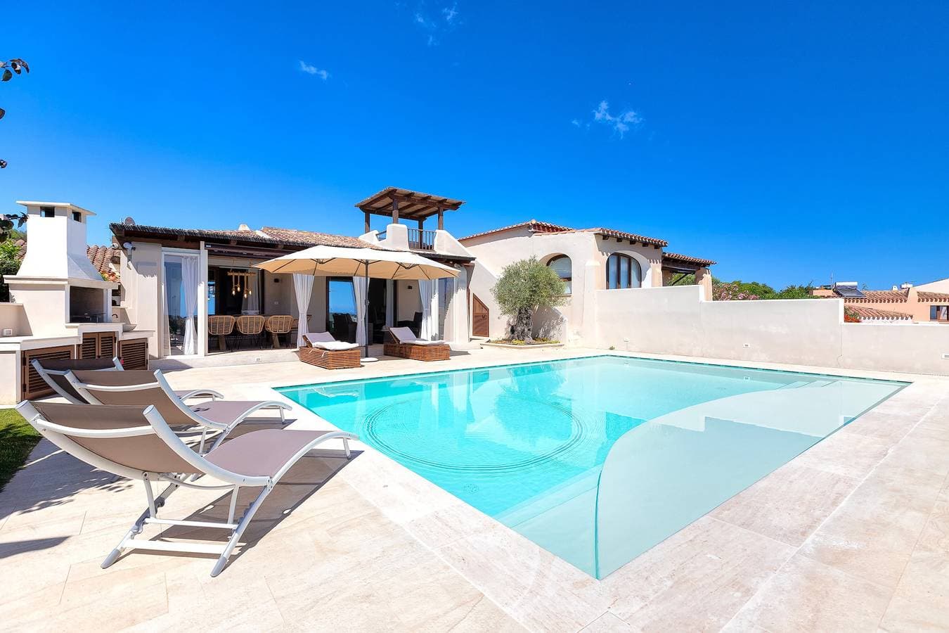 Foto 3 von 32: Ferienhaus 'Flora Sea View' mit Meerblick, WLAN und Klimaanlage