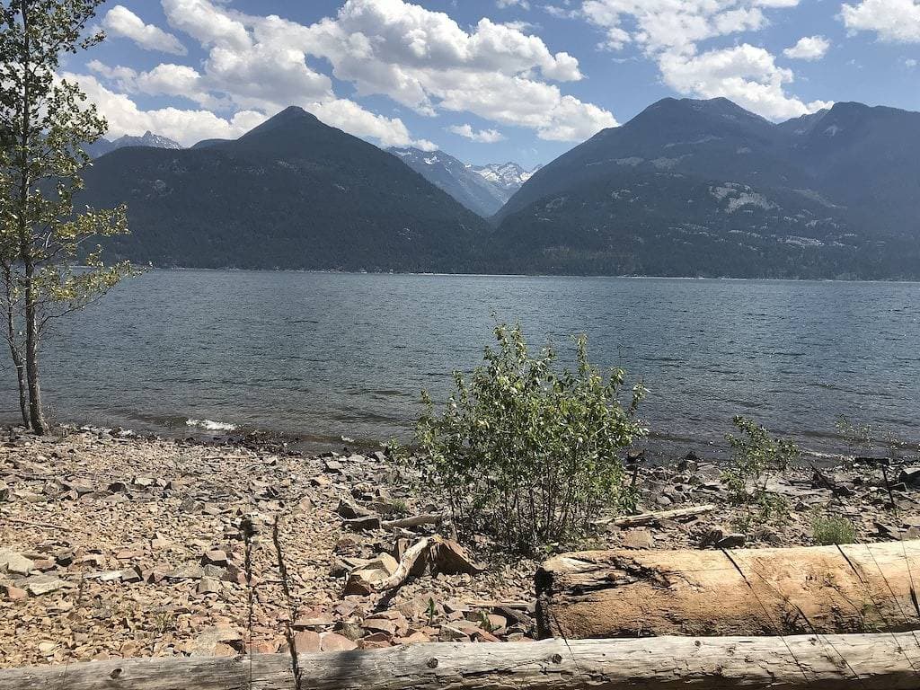 Foto 9 von 14: Rustikales Blockhaus am Wasser