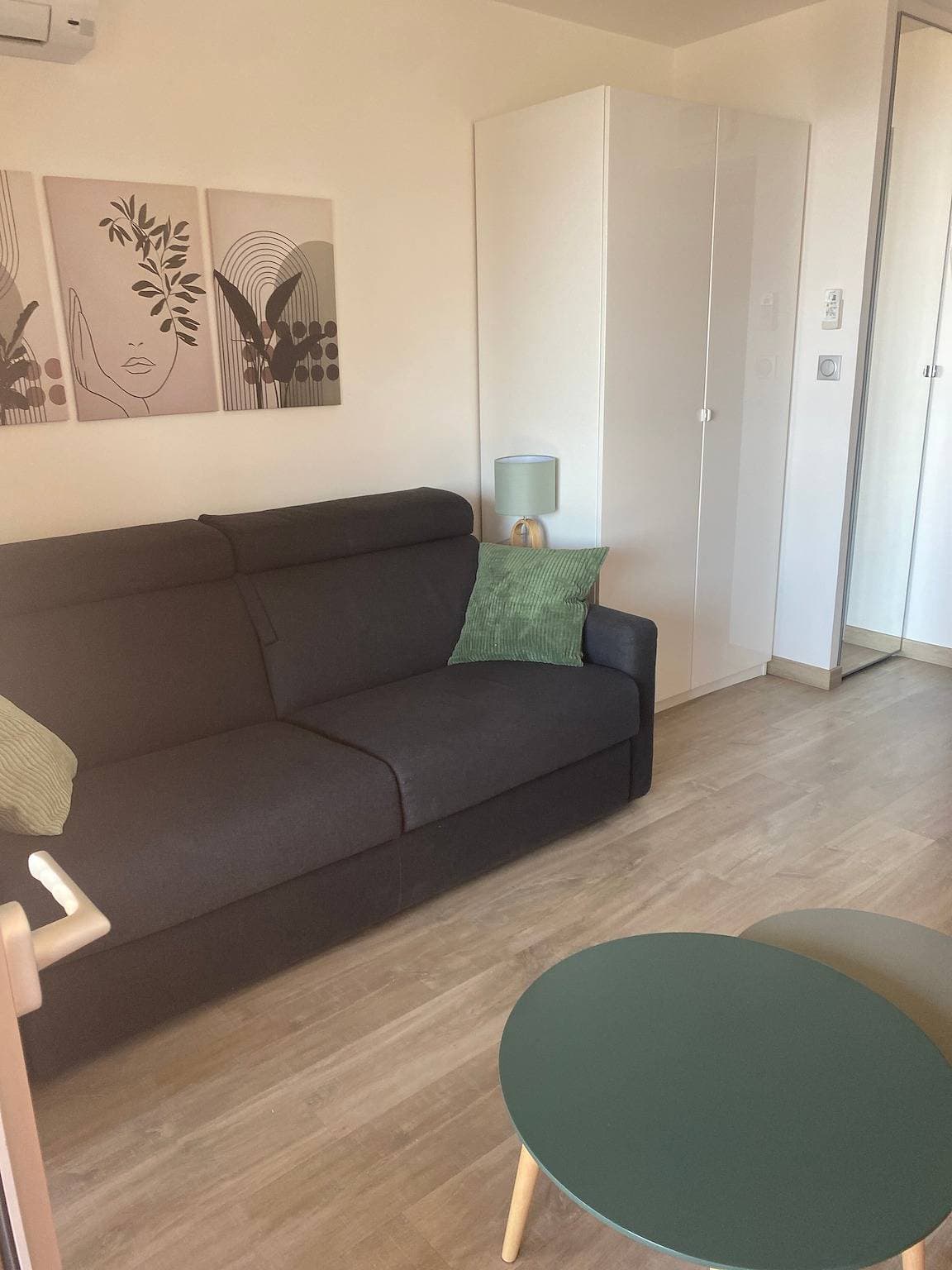 Foto 12 von 21: Ferienwohnung 'Le Panorama' mit Meerblick, WLAN und Klimaanlage