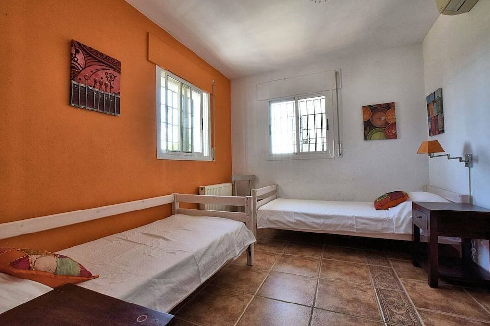 Foto 3 von 25: Villa in Sayalonga mit Privatpool