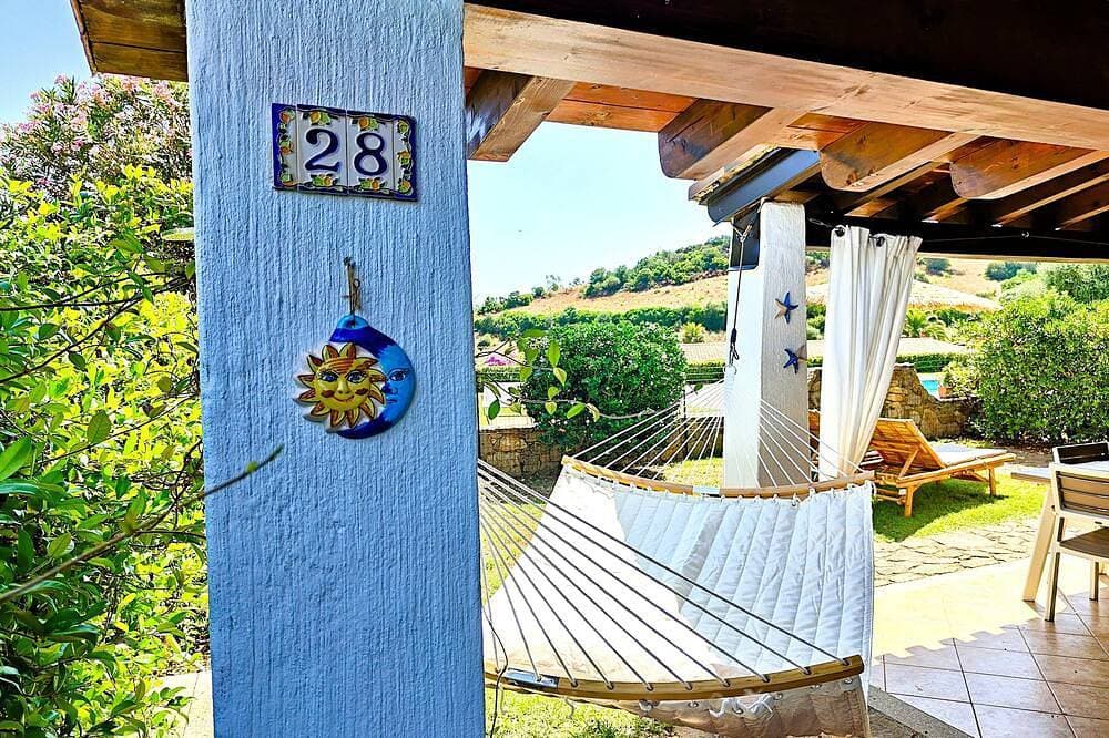 Foto 10 von 30: Villa am Meer mit Pool. Schone Residenz in Ogliastra.