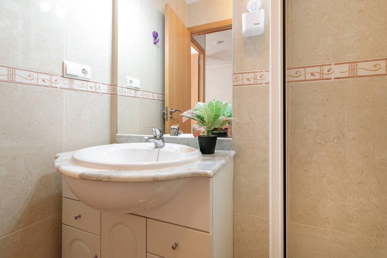 Foto 10 von 26: Bungalow 'Magnolias 20 En Santa Pola' mit Privatterrasse, Wi-Fi und Klimaanlage