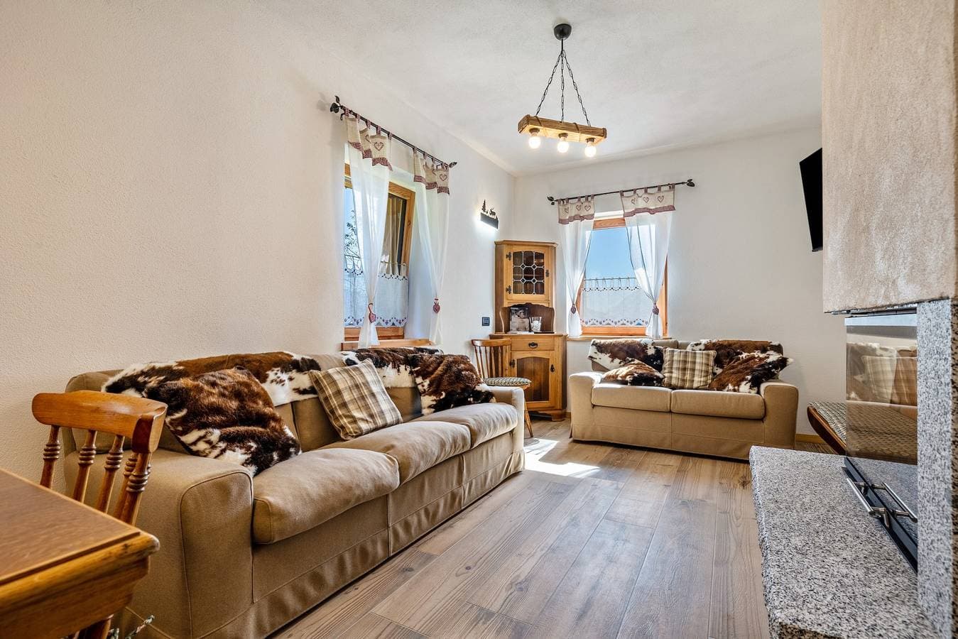Foto 7 von 31: Chalet „Baita Cisina“ mit Bergblick, privater Terrasse und WLAN