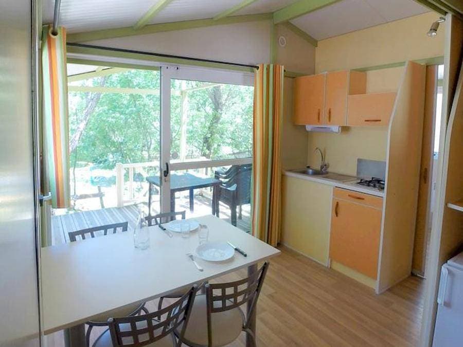 Foto 6 von 48: Camping des Sources - Chalet 4 personen - Némo 20 m²