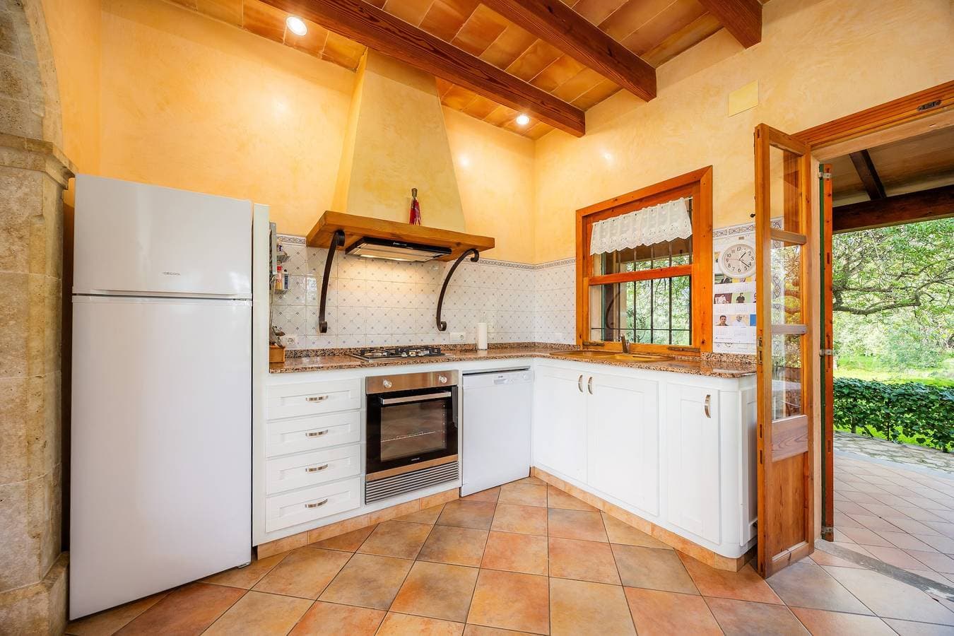 Foto 11 von 32: Chalet 'Villa Ca'n Tabou' mit Bergblick, privatem Pool und Wi-Fi